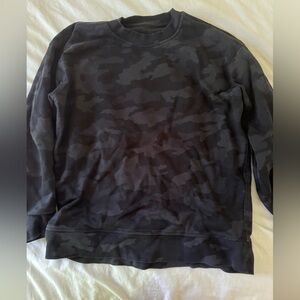 Lululemon Women’s Size 2 Camo Crewneck